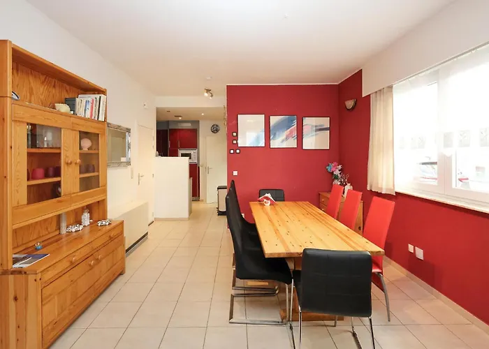 2 Bedroom Cozy In Apartment